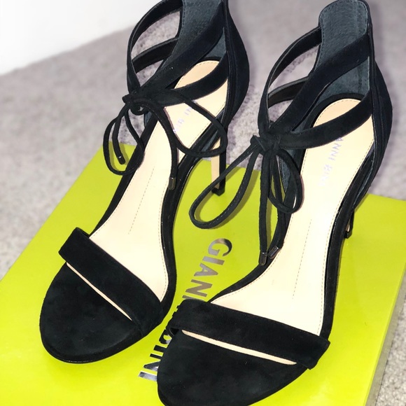 Shoes - Gianni Bini black heel